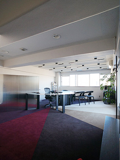 港区南青山<br />
アライブ<br />
東京事務所