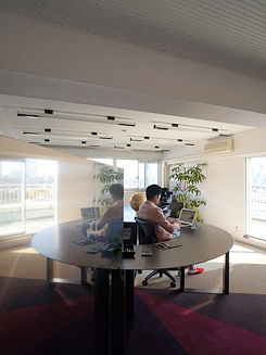 港区南青山<br />
アライブ<br />
東京事務所